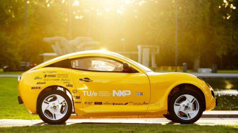 Crean auto eléctrico con materiales reciclados