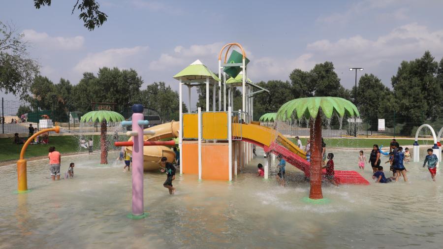 Activa Gobierno Municipal albercas, pies mojados y parque acuáticos para que familias disfruten el verano en Nuevo Laredo
