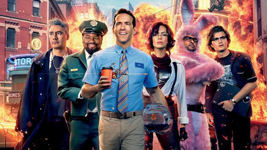 "Free Guy", protagonizada por Ryan Reynolds, lidera las taquillas de EU