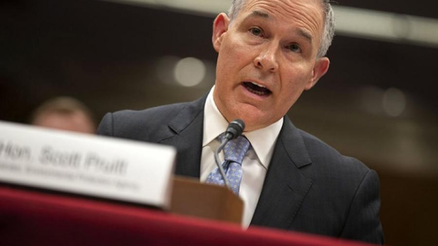 Scott Pruitt renuncia a jefatura de agencia ambiental de EU