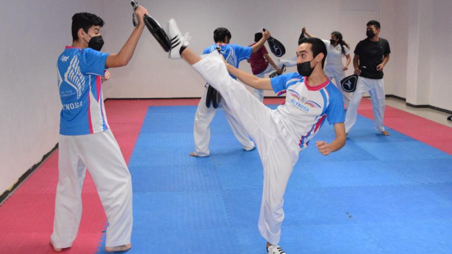 Imparte Gobierno Municipal clases de Taekwondo 