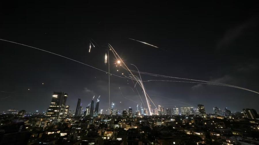 Irán se abre a negociar su programa nuclear pero descarta reducir la actividad a cero