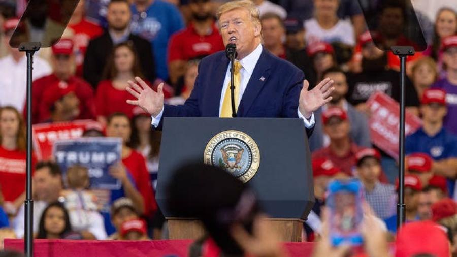 Trump se lleva abucheos tras pedir que se vacunen contra el Covid-19