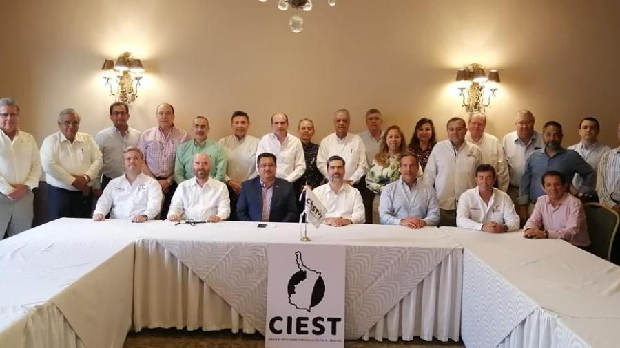 Se reúne secretario de Recursos Hidráulicos con el CIEST