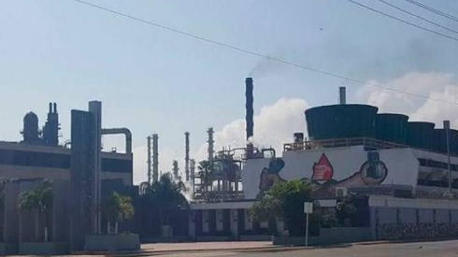 Muere trabajador tras fuga de gas en refinería de Madero
