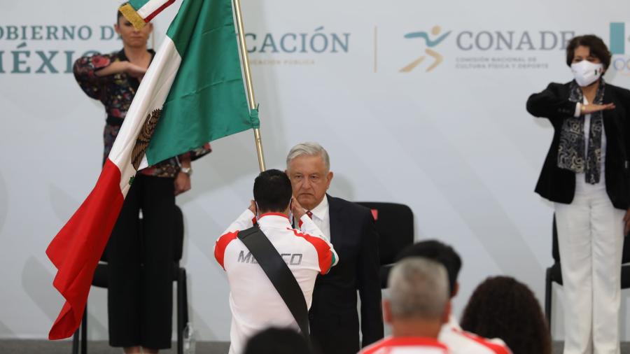 Realizan ceremonia de Abanderamiento de la Delegación Mexicana que participará en Tokio 2020