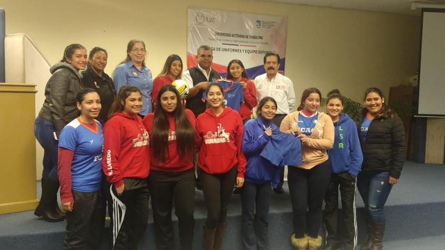 Entrega UAT uniformes y equipo