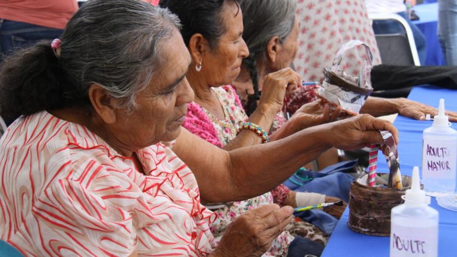 Reconocen trabajo de Xico en Feria Ejidal de Santa Librada