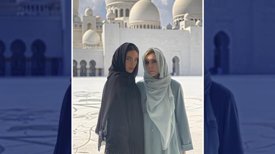 Belinda y su madre sorprenden por increíble parecido