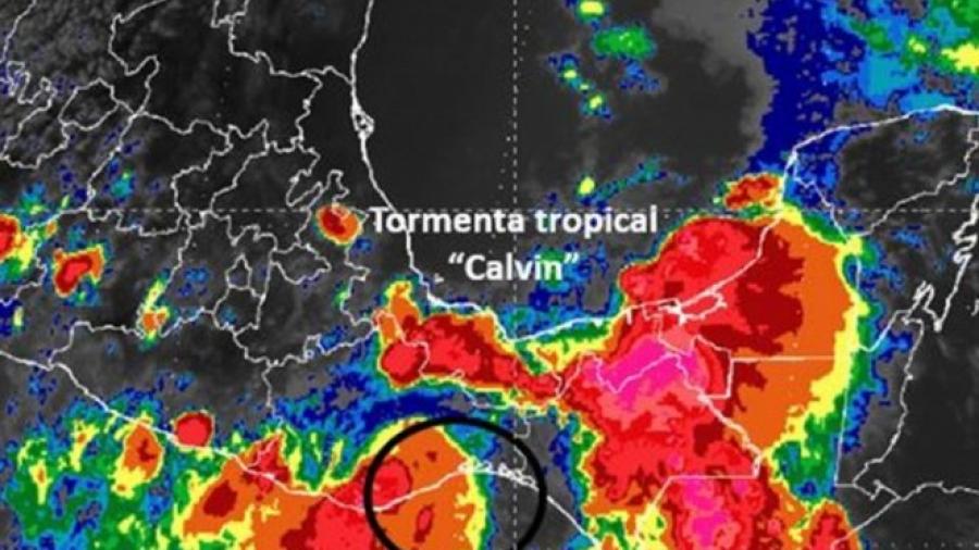 'Calvin' toca tierra en Oaxaca