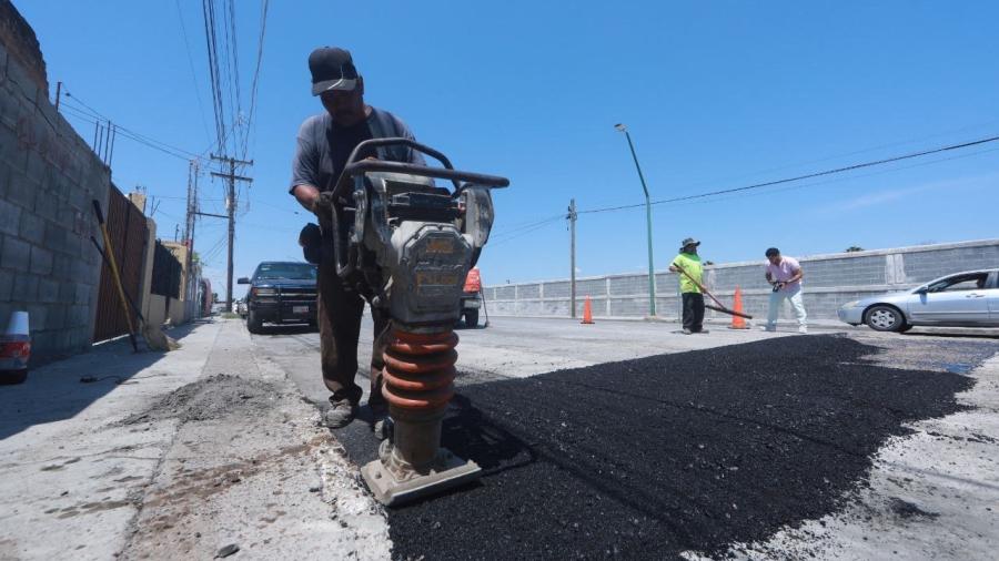 Atiende servicios públicos primarios reportes de bacheo 
