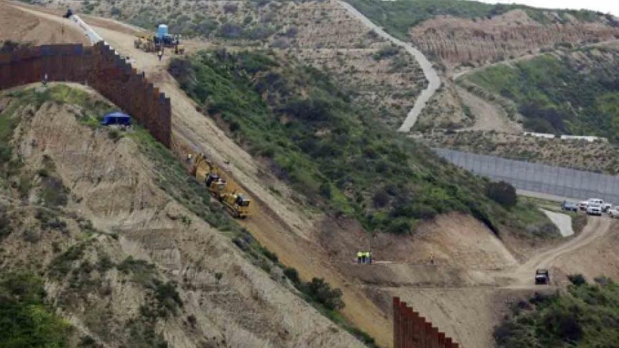 Trump planea tomar terrenos privados para construir muro