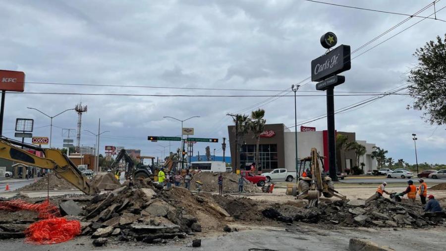 Avanza obra de drenaje sanitario y pluvial en Avenida Reforma 