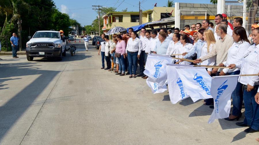 Realiza rehabilitación de caminos y calles en Altamira
