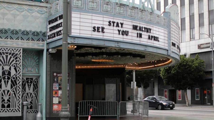 California ordena nuevamente cierre de restaurantes, bares y cines