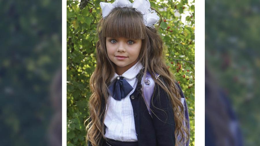 La niña "más guapa del mundo", va a la escuela