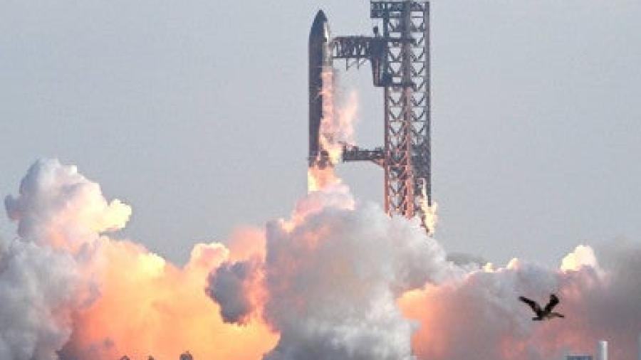 SpaceX logra exitoso décimo vuelo de prueba del cohete Starship
