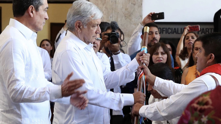 AMLO recibe Bast&oacute;n de Mando en Chiapas