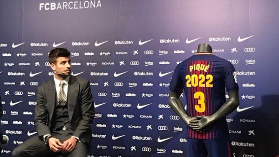 Piqué extiende su idilio con el Barcelona