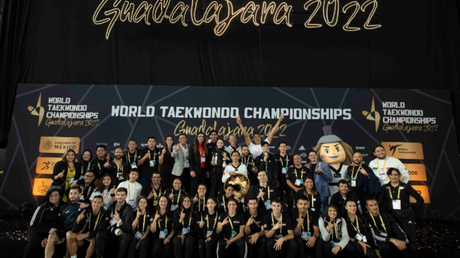 Celebra AMLO campeonato de México en el Mundial de Taekwondo Guadalajara 2022