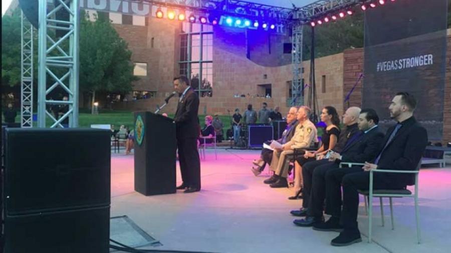 Rinden homenaje por  víctimas de masacre en concierto