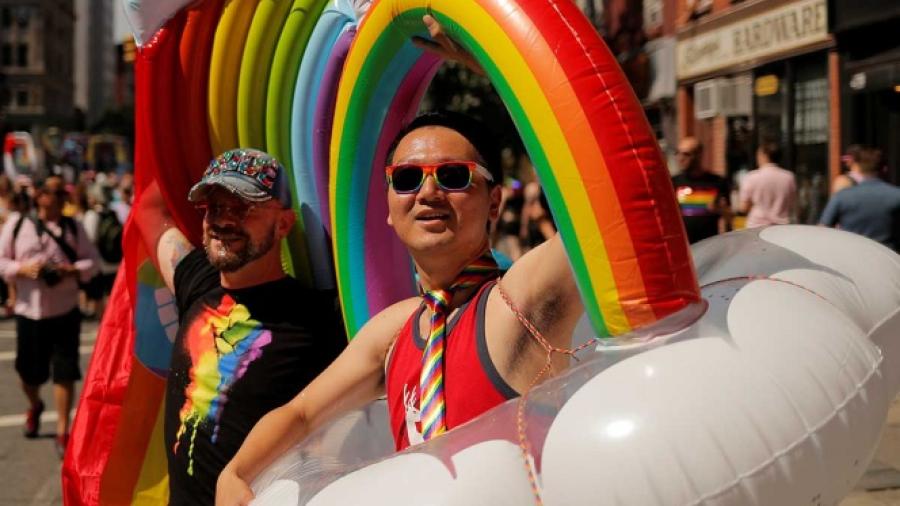 NY celebra marcha del orgullo LGBT+