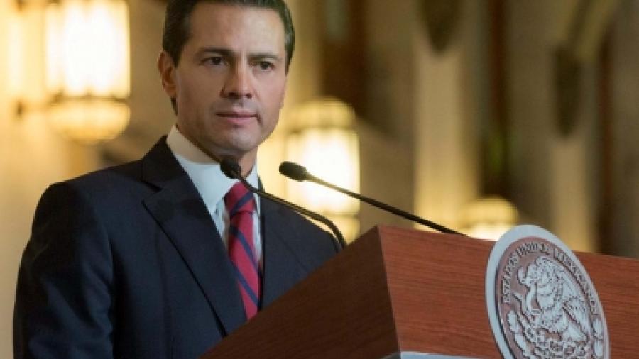 Reconoce EPN a empresa por mantener precio de harina