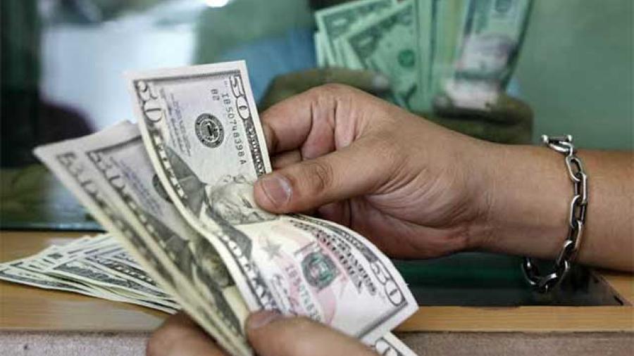 D&oacute;lar cotiza a la venta en 18.70 pesos en en casas de cambio 