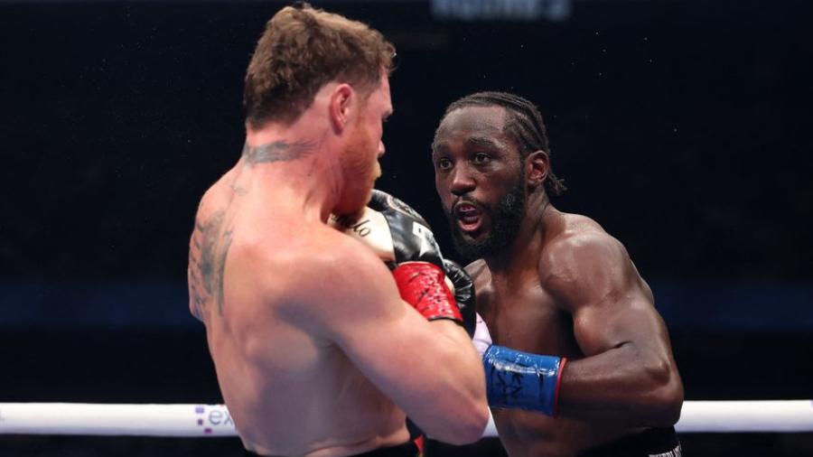 ¡Noche histórica!: Crawford supera a Canelo por decisión unánime