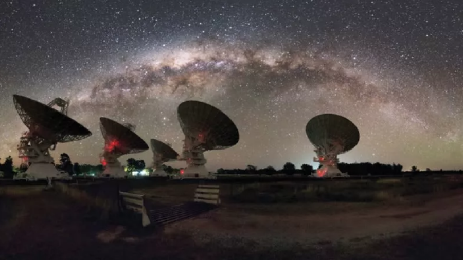 Astrónomos de detectan 72 nuevas señales de radio que se repiten desde una galaxia lejana