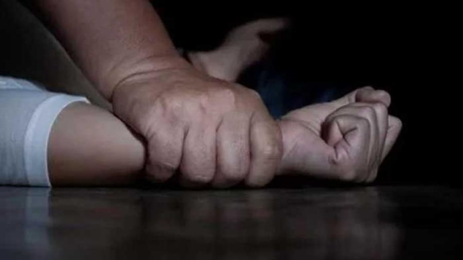 Hombre de la India deja que violen a su esposa tras perder una apuesta