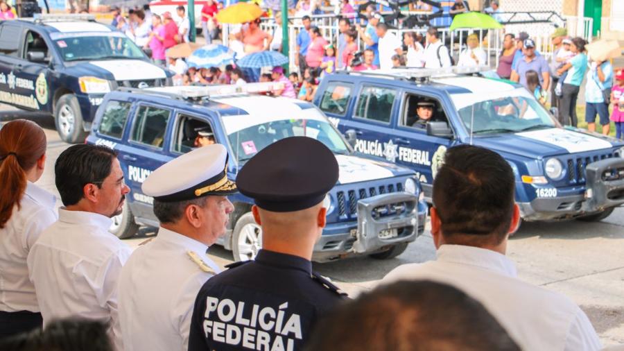 Encabeza alcalde desfile cívico militar por 207 Aniversario Independencia