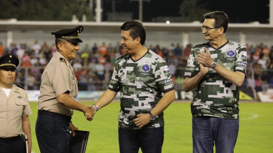 Conmemora FGCDV Día del ejército al medio tiempo del "Correcaminos vs Rayados"