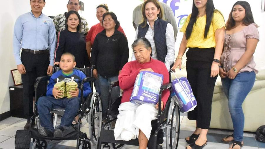Atiende DIF Reynosa peticiones y entrega sillas de ruedas
