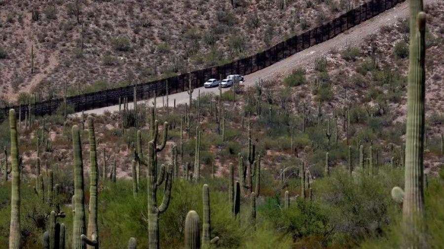 Abandona traficando a dos bebés en el decierto de Arizona 