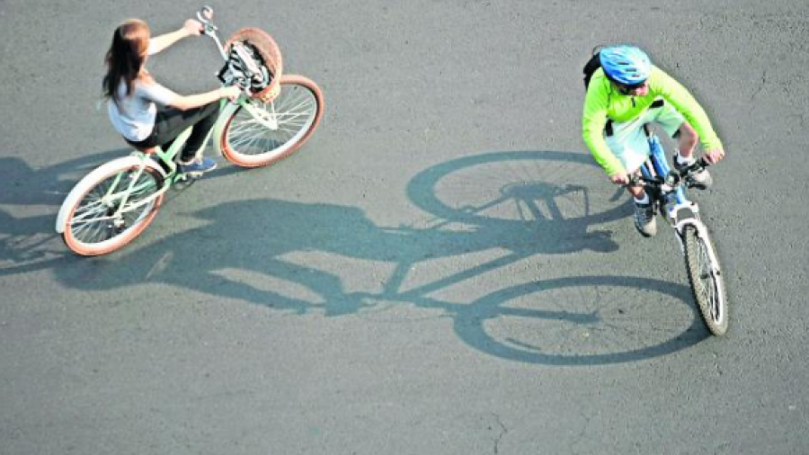 Incorporan la bicicleta a su investigación
