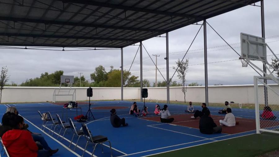 Llevan a colonias vulnerables clase muestra de danza contemporánea