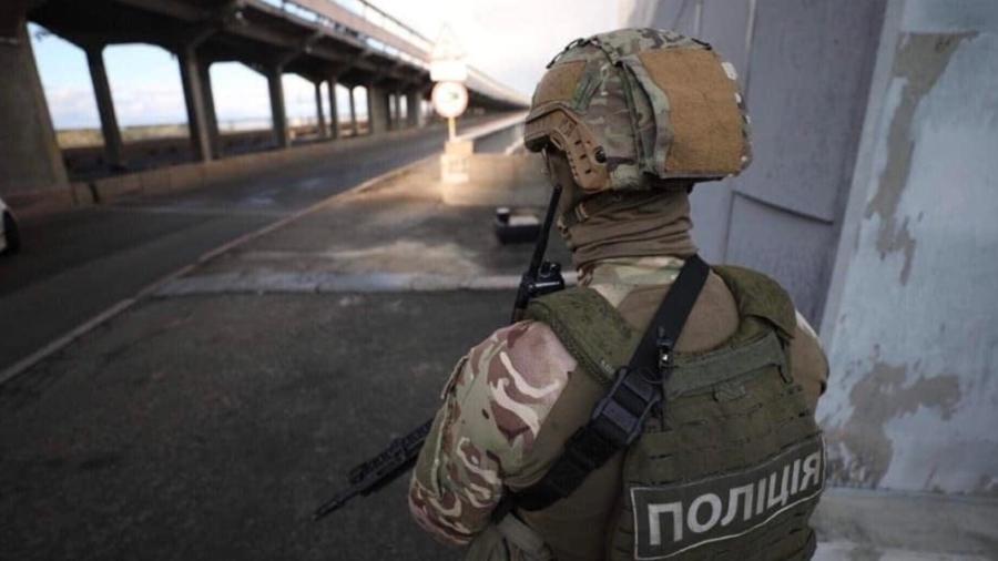 Arresta a hombre que amenazaba con explotar puente en Ucrania