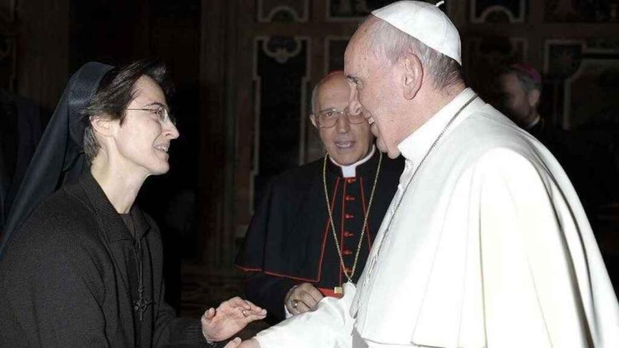 Nombra, por primera vez, a una mujer titular de la Secretaría General del Gobierno del Vaticano