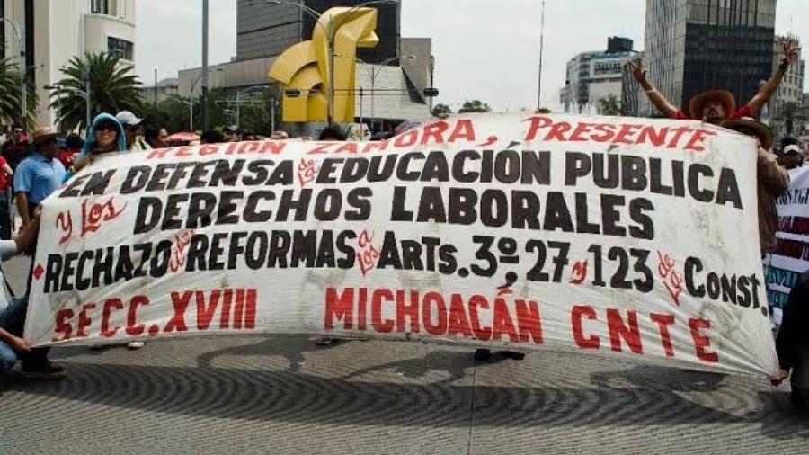 Maestros de 17 estados se unen para exigir pago de salarios en Michoacán