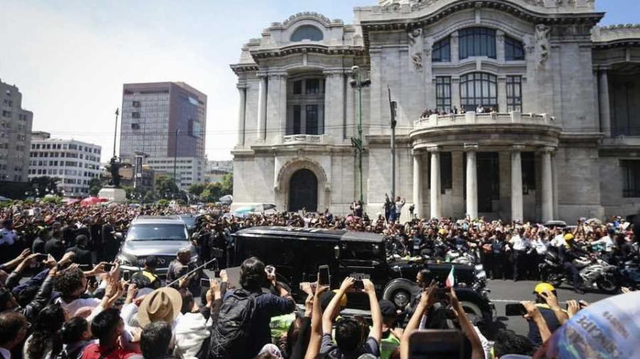 Aproximadamente 35 mil personas dieron el último adiós  a José José