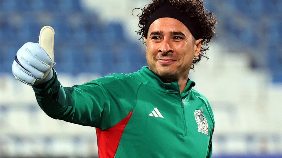 Sale Memo Ochoa del Club América