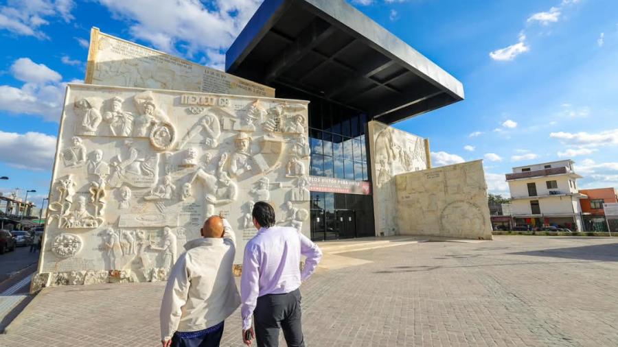 Recorrió Carlos Peña Ortiz con Embajador de Indonesia el Centro Histórico de Reynosa 