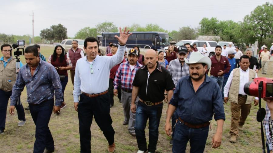 Va alcalde Mario López contra la desigualdad en el campo