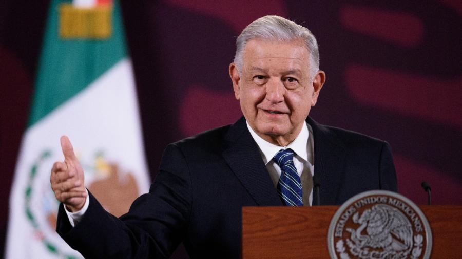 Advierte AMLO que no aceptará deportaciones de Texas por ley antimigrante