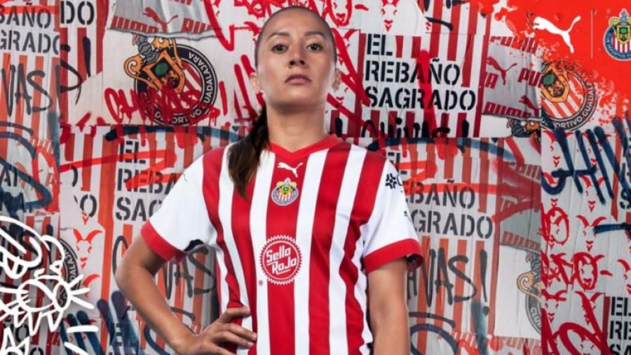 Chivas presenta jersey del equipo femenil
