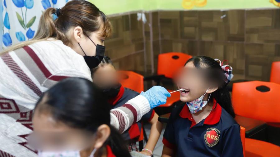 Acerca Gobierno Municipal atención médica gratuita a estudiantes de Colonia La Fe