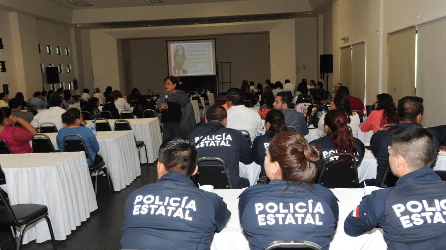 Capacitan a Servidores p&uacute;blicos para velar por derechos infantes