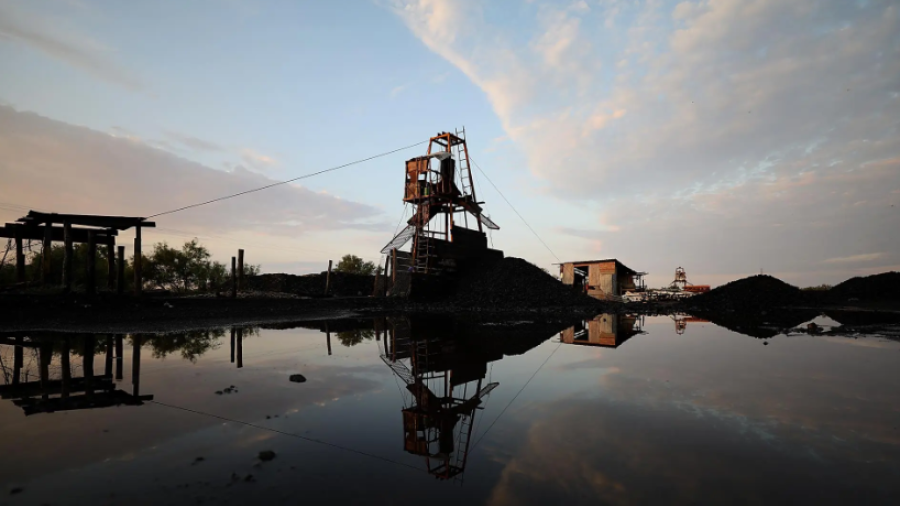 Contin&uacute;an trabajos en la mina para rescatar a los 10 trabajadores 