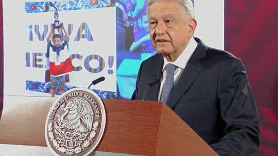 Felicita AMLO a atleta y menores que ganaron competencias de matemáticas